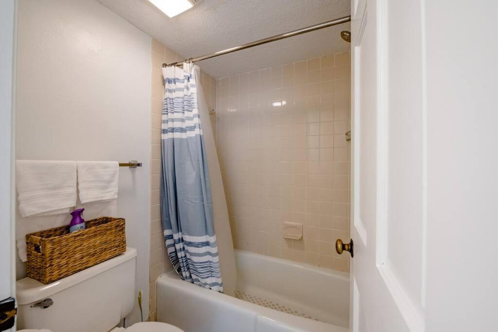 מירטל ביץ' Royal Retreat-Amazing View-King Bed-1 Bedroom-Full Kitchen-Free Parking-Self Check-In מראה חיצוני תמונה