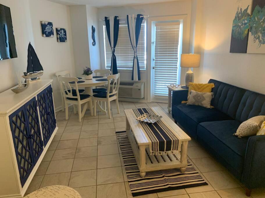 מירטל ביץ' Royal Retreat-Amazing View-King Bed-1 Bedroom-Full Kitchen-Free Parking-Self Check-In מראה חיצוני תמונה