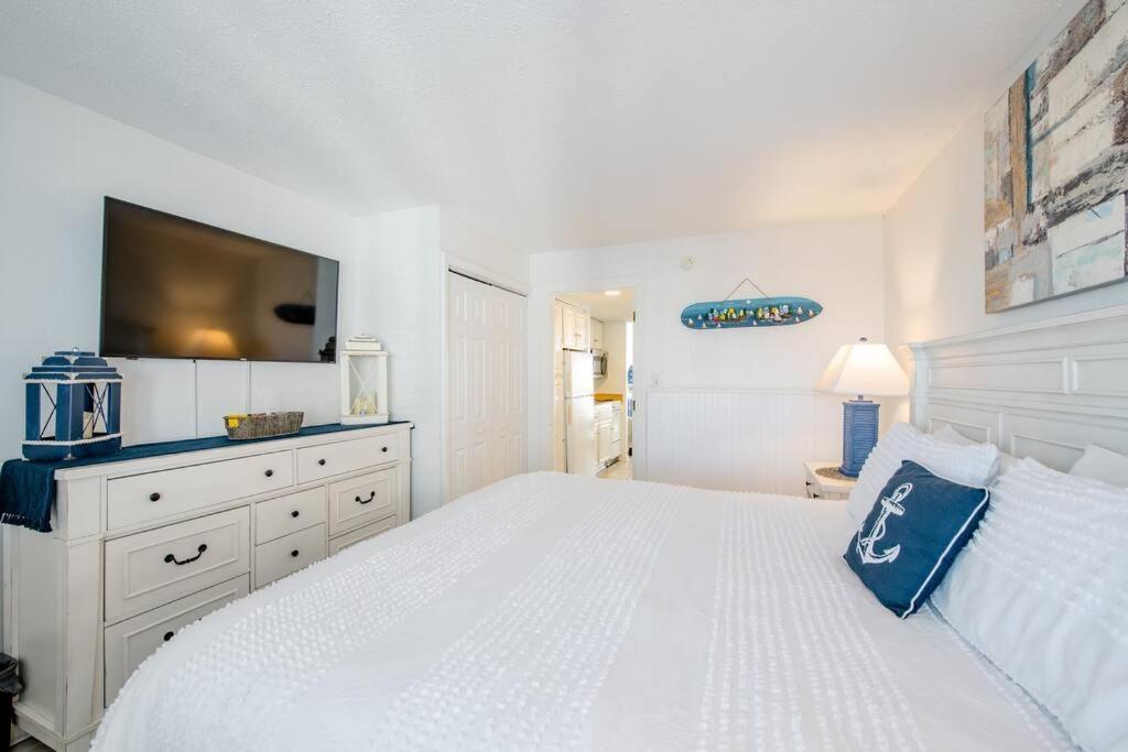מירטל ביץ' Royal Retreat-Amazing View-King Bed-1 Bedroom-Full Kitchen-Free Parking-Self Check-In מראה חיצוני תמונה