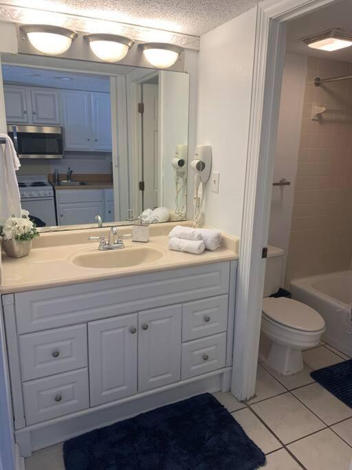 מירטל ביץ' Royal Retreat-Amazing View-King Bed-1 Bedroom-Full Kitchen-Free Parking-Self Check-In מראה חיצוני תמונה