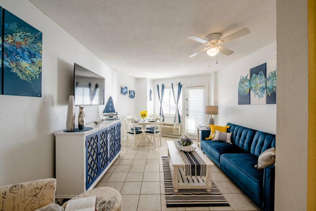 מירטל ביץ' Royal Retreat-Amazing View-King Bed-1 Bedroom-Full Kitchen-Free Parking-Self Check-In מראה חיצוני תמונה