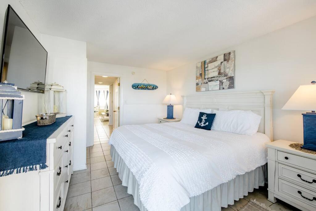 מירטל ביץ' Royal Retreat-Amazing View-King Bed-1 Bedroom-Full Kitchen-Free Parking-Self Check-In מראה חיצוני תמונה